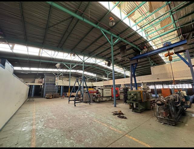 3,563M² WAREHOUSE TO LET IN INDUSTRIA
